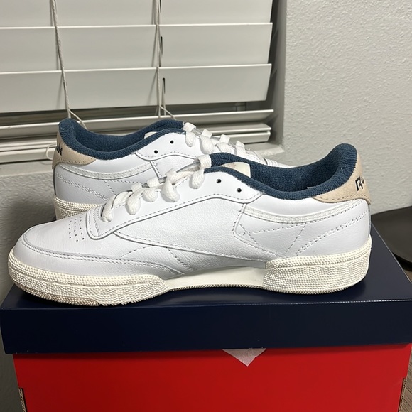 NWT Reebok Women's Club C 85 Shoes - White/Blue/Beige - Code: 100033086 - Picture 9 of 12